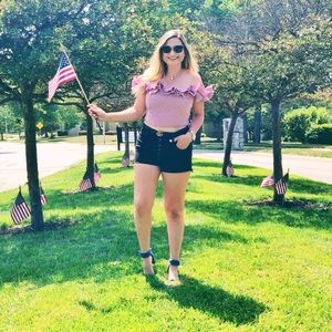 Wayf off the shoulder crop